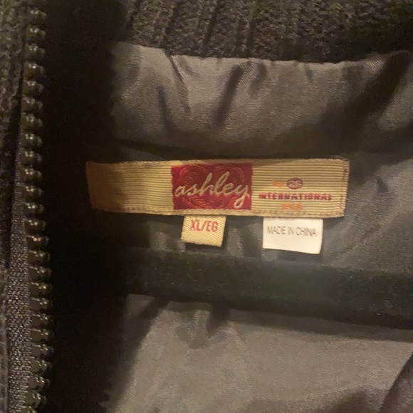 Women’s black casual vest - Picture 2 of 5